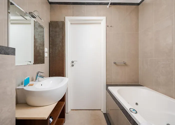 Iconic View Варшава